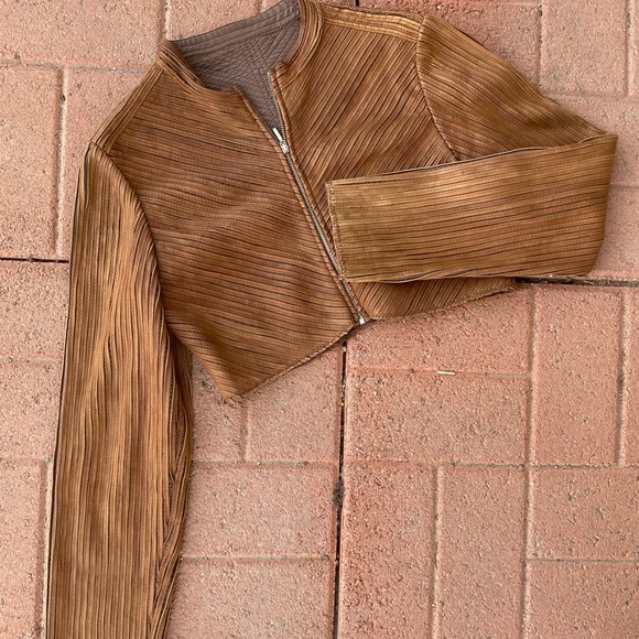 Cropped 100% Leather Jacket - Picture 1 of 3